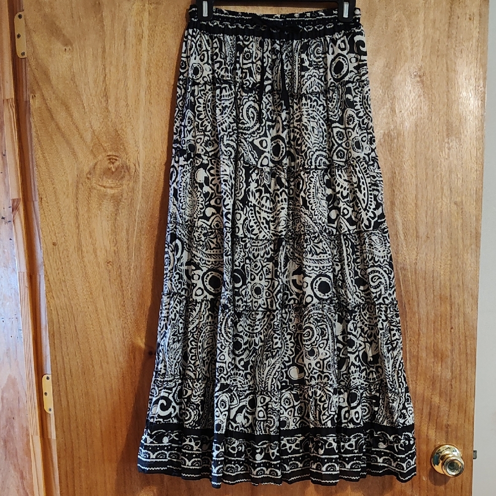 Jane Ashley Black and White Printed Maxi Skirt